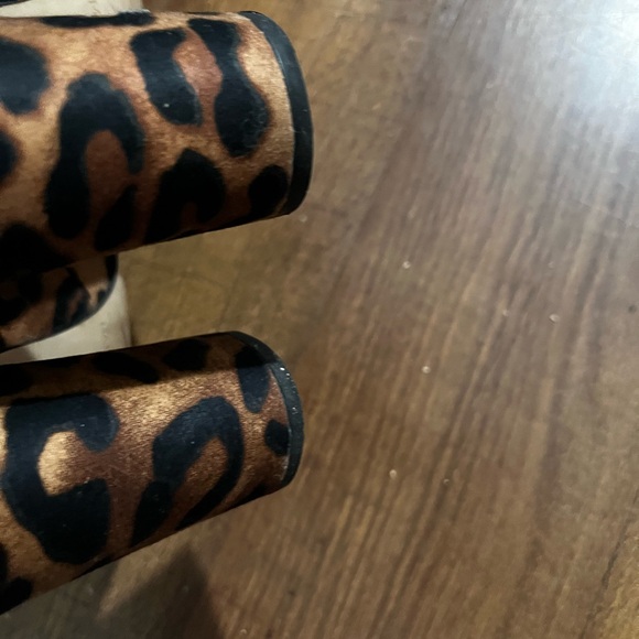 Marc Fisher Animal Print pump heels size 7 - Picture 6 of 7